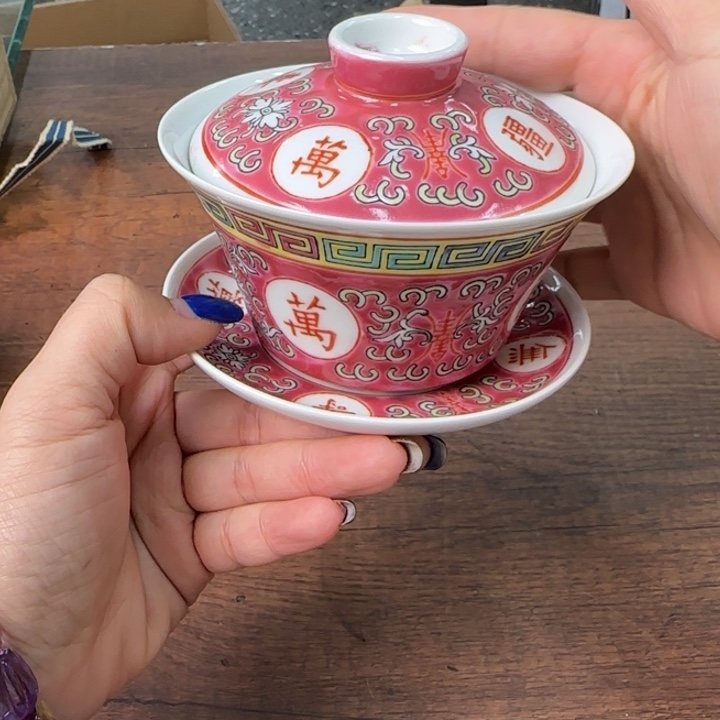 一个陶瓷物件哈哈哈哈