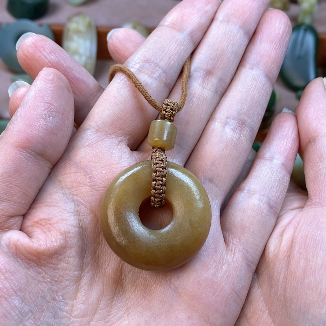 和田玉（糖玉）颈饰未镶嵌