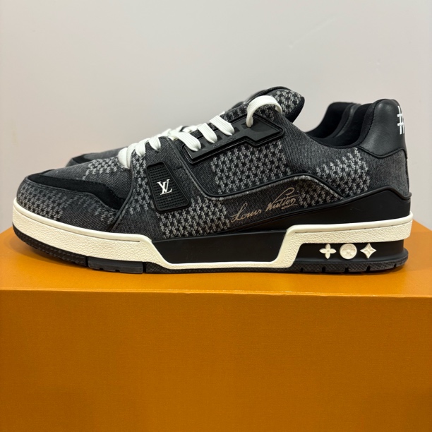 95新 LouisVuitton/路易威登 42.5码LV黑色棋盘格运动板鞋