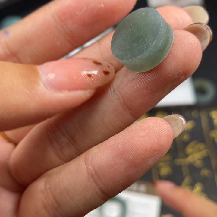 翡翠未镶嵌戒指09