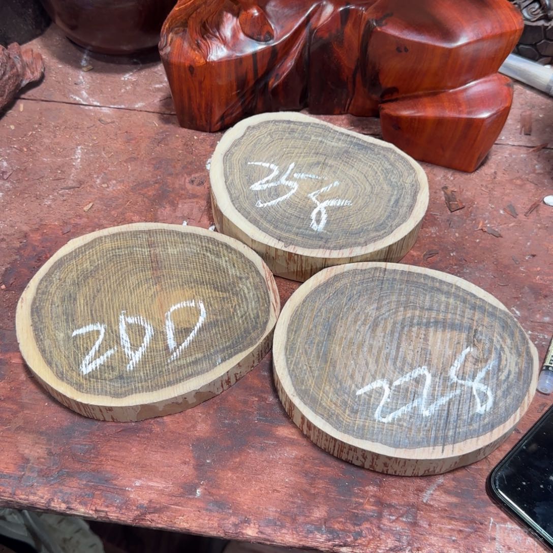 牛***气木印度迈索尔老山檀香老料原材料