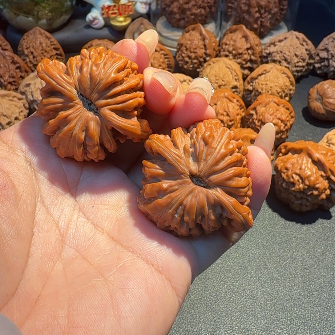 ****哈文玩核桃吊坠四座楼