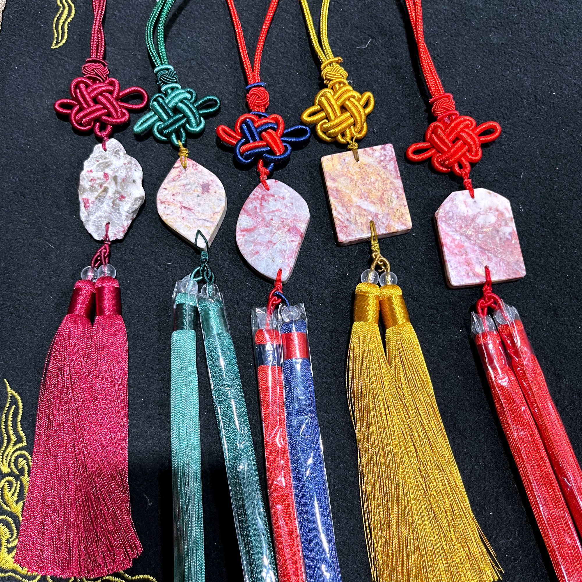 天然辰砂朱砂原石汽车挂件本命年