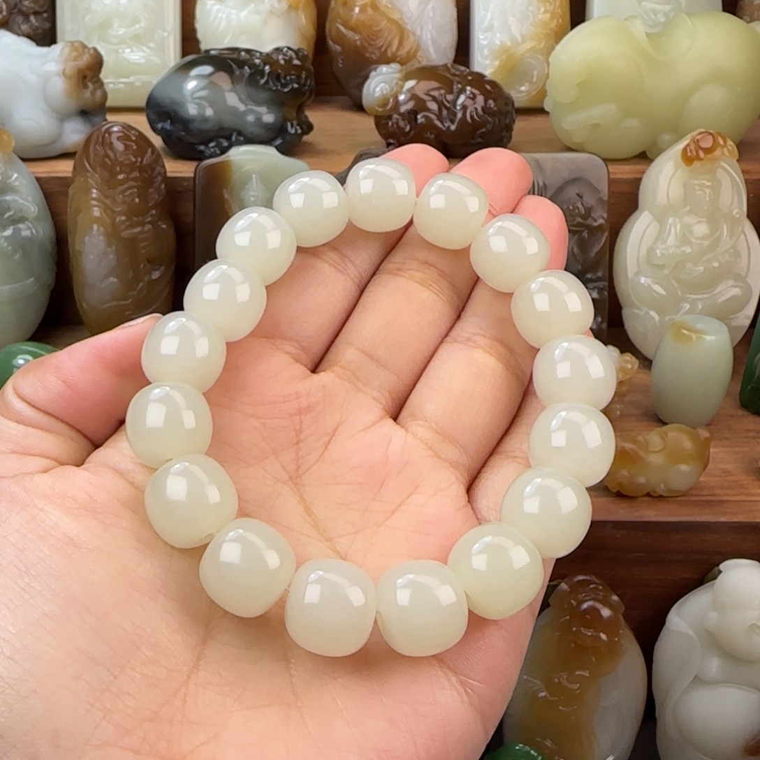 而***年定制和田玉未镶嵌和田玉