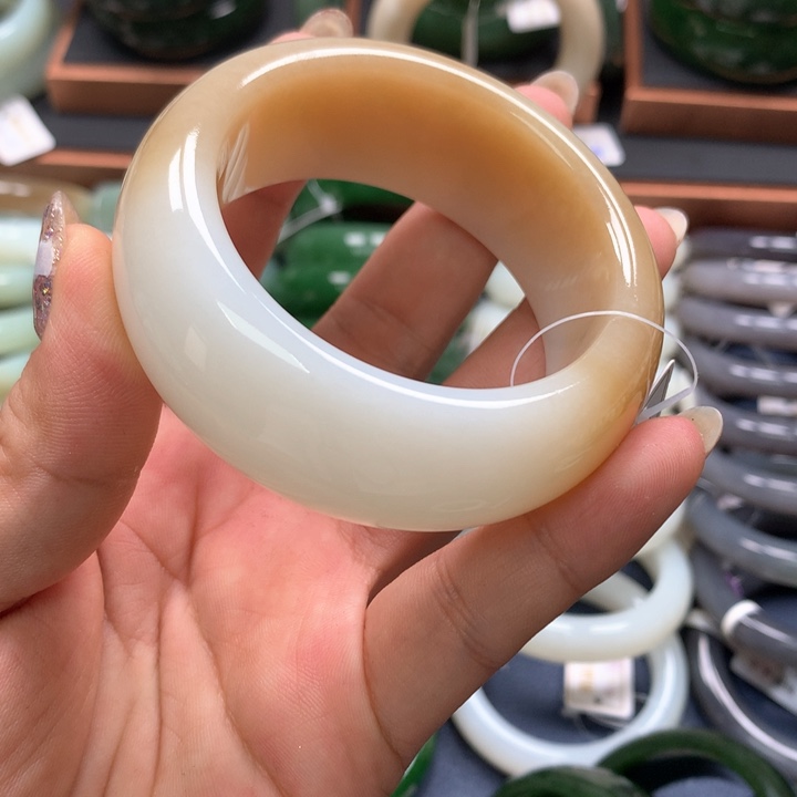 【闪购商品】未镶嵌手镯和田玉