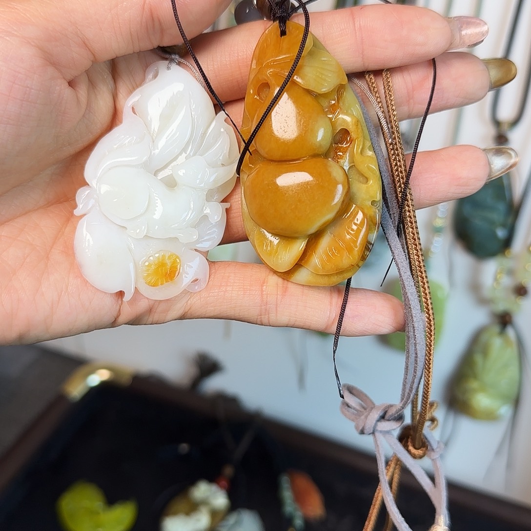 ****子蛇纹石玉未镶嵌颈饰