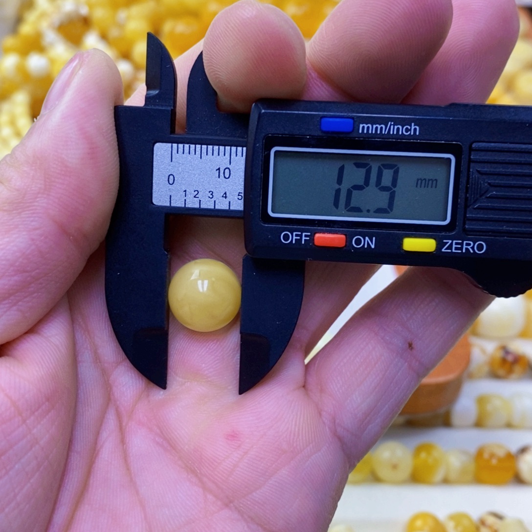 幼***大琥珀未镶嵌珠宝奇石