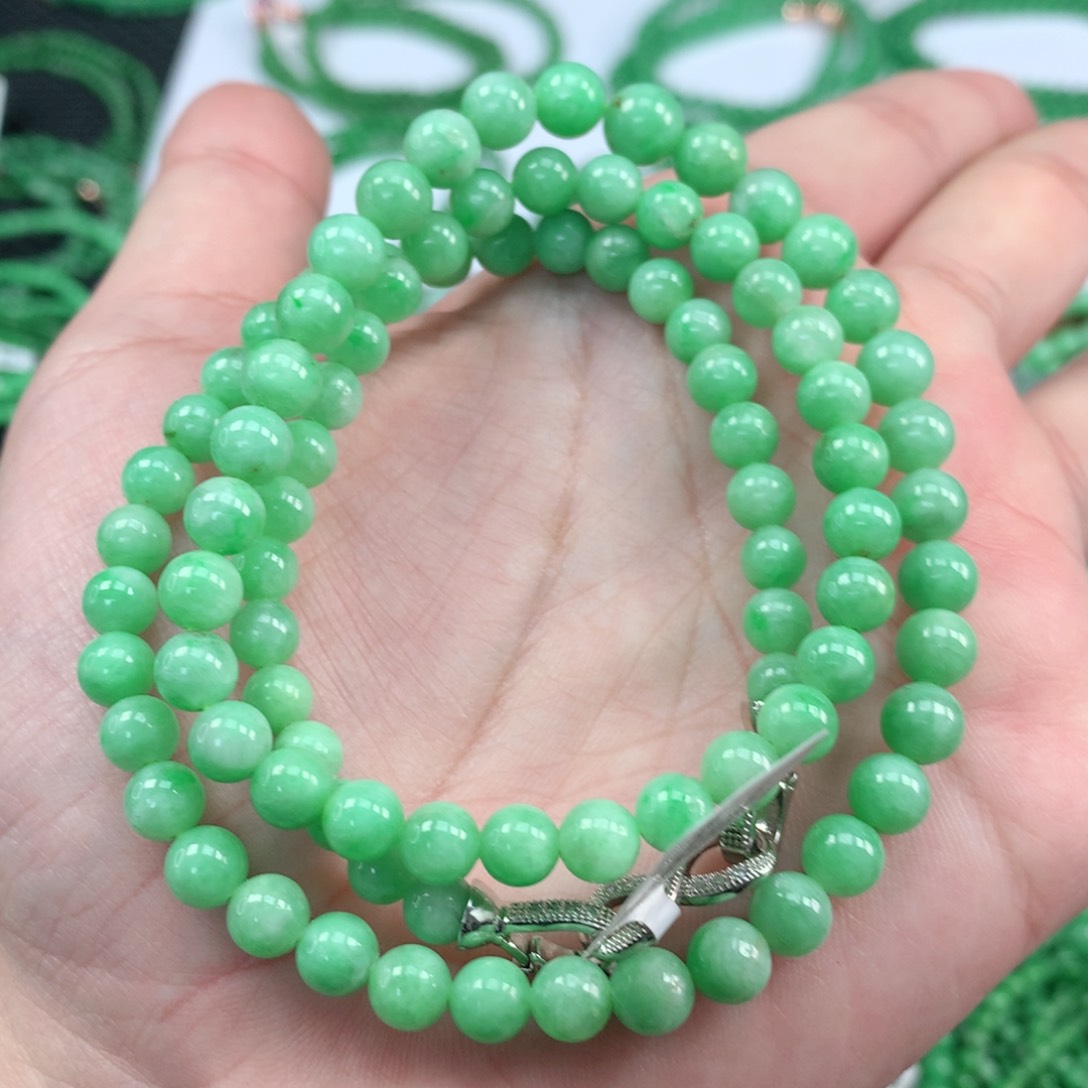 翡翠手链未镶嵌翡翠