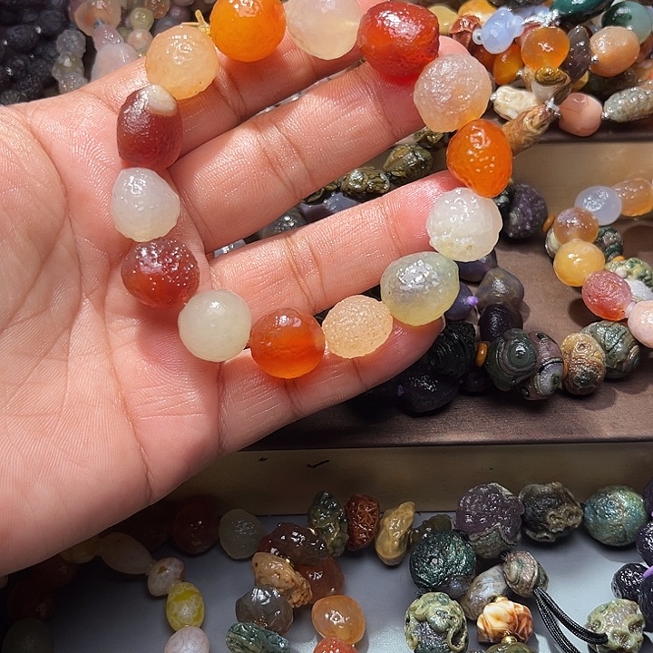 阿拉善彩玛瑙手串