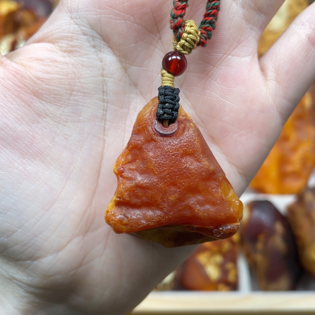 琥珀珠宝奇石未镶嵌