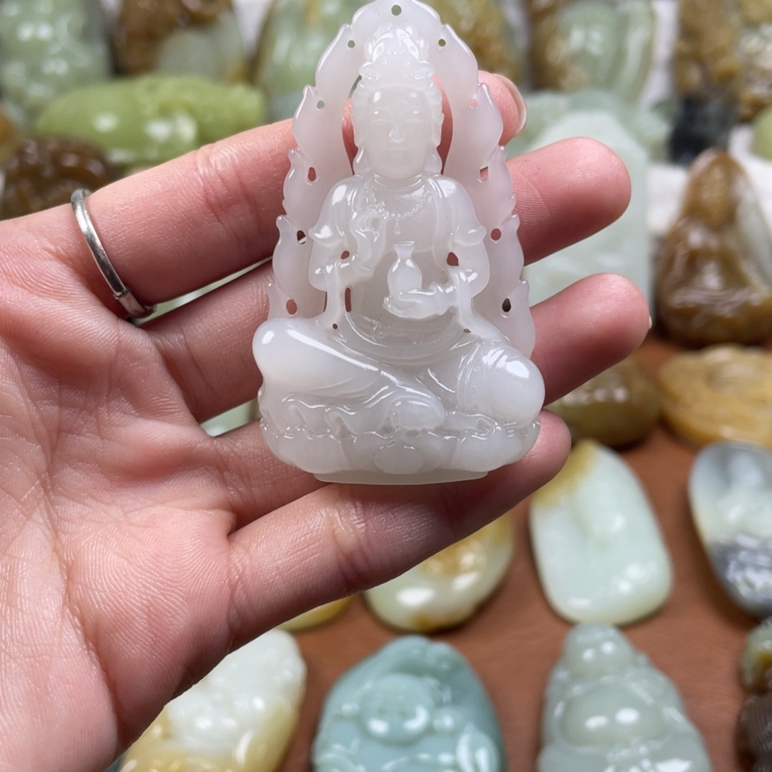 和田玉未镶嵌颈饰