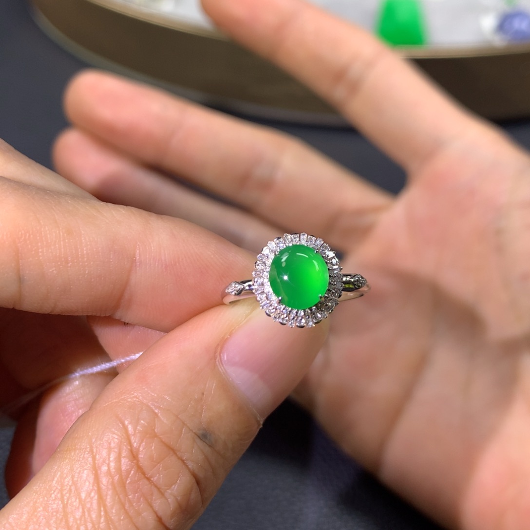 翡翠戒指18K金镶嵌翡翠