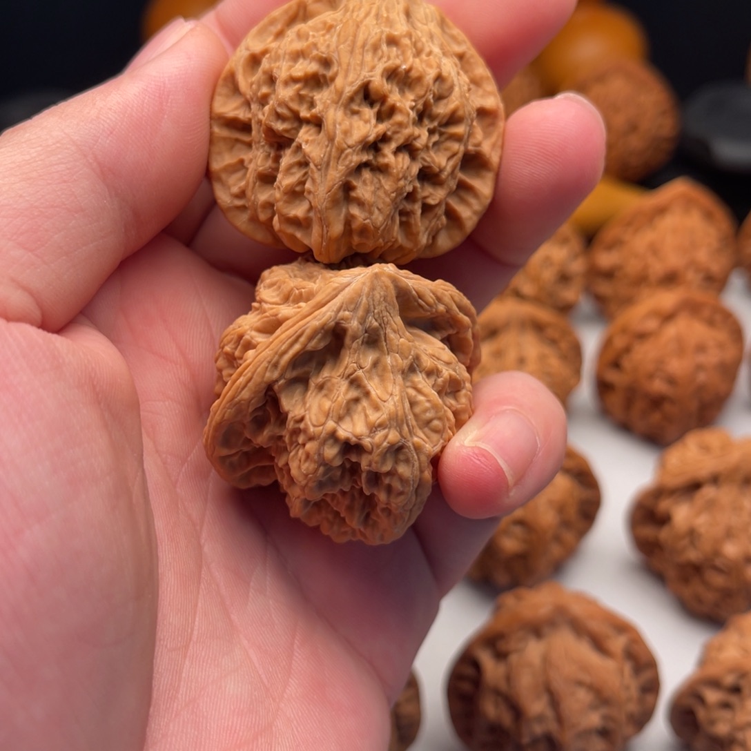 J***j文玩核桃吊坠火焰马蹄