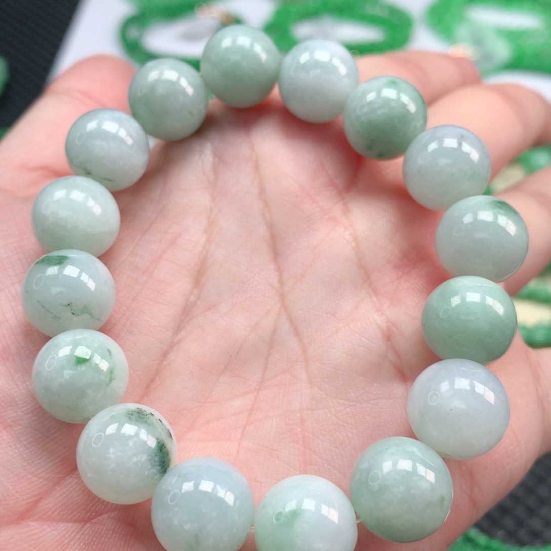 翡翠手链未镶嵌翡翠