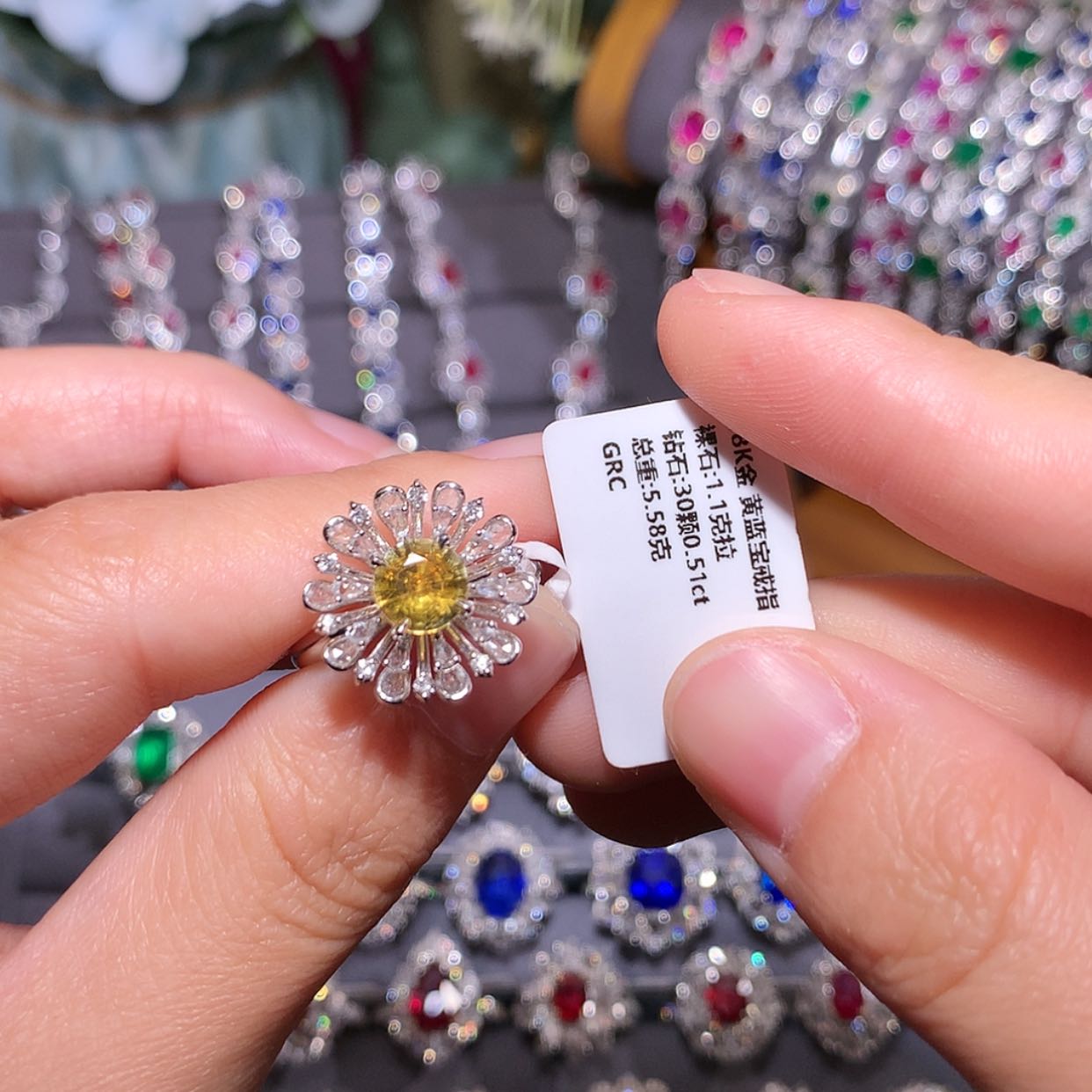 【闪购商品】彩色蓝宝石戒指18K金镶嵌