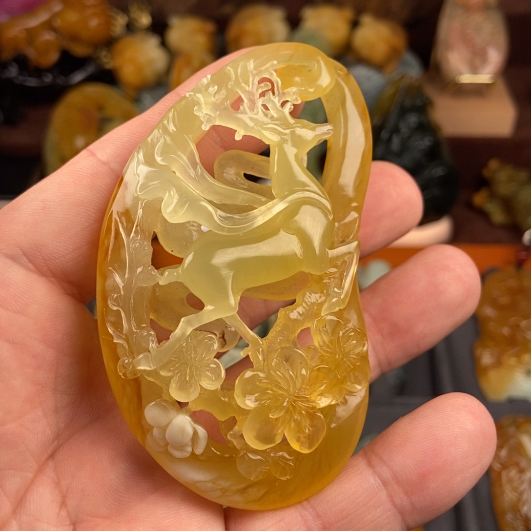 蛇纹石玉挂件未镶嵌