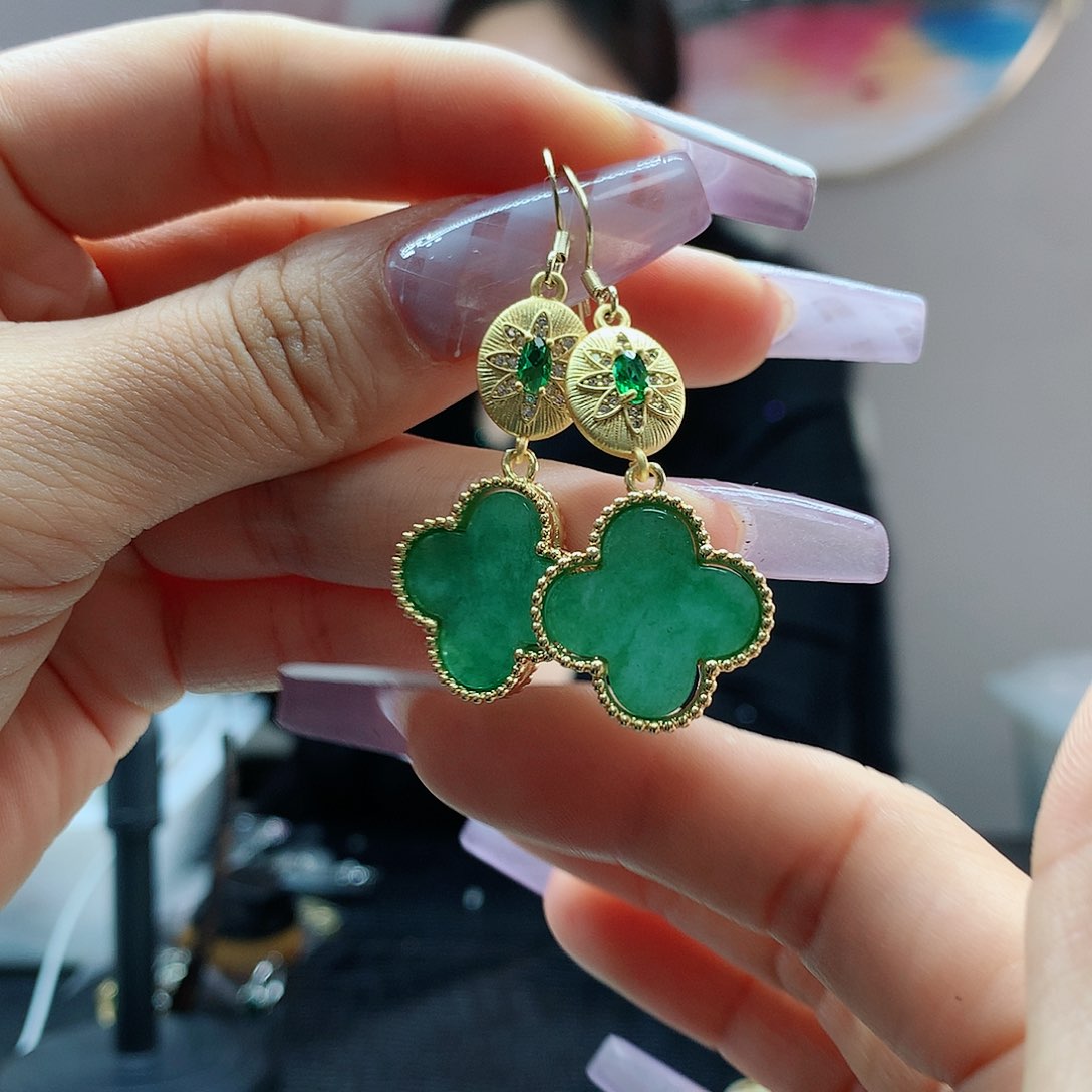 【闪购商品】石英质玉耳坠未镶嵌