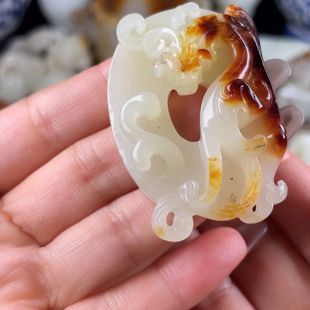 颈饰未镶嵌和田玉（白玉）