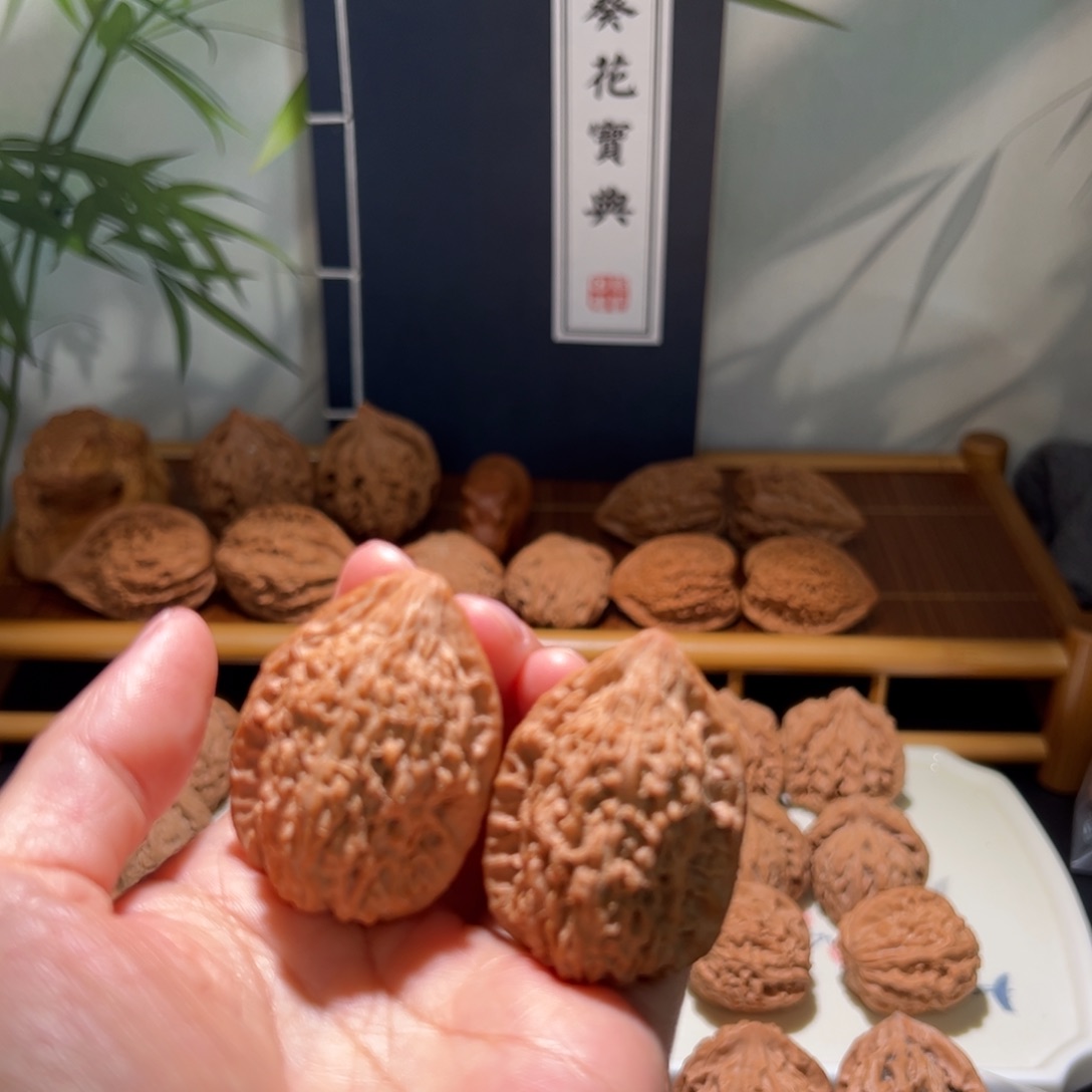 子***东吊坠文玩核桃长歌鸡心