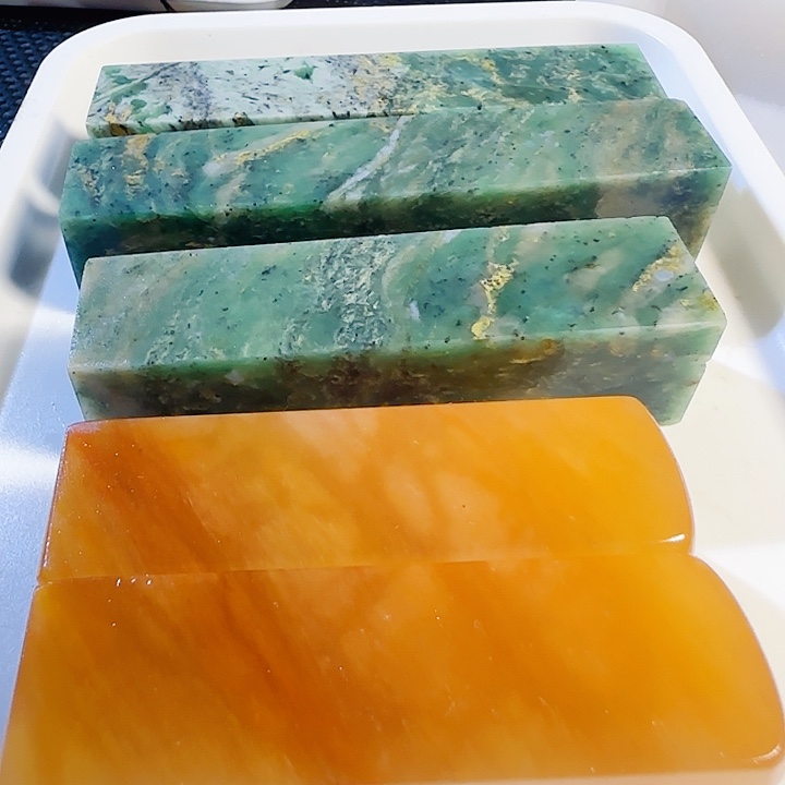 青田石印石四川雅安绿2.5正章高10-11公分3个，美人红2个