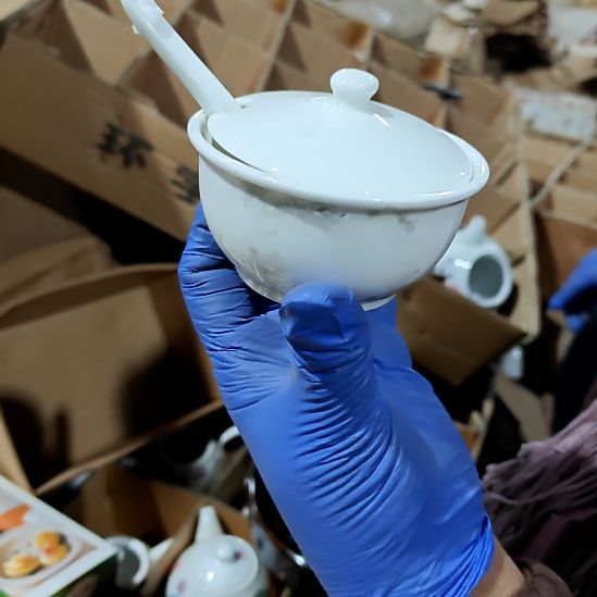 绿泥盘子碗茶壶啥都有