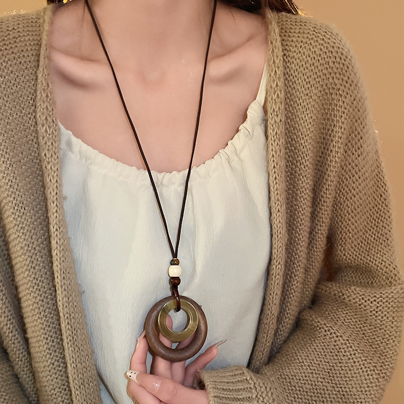 非金属皮质项链 新中式民族风木质圆环复古吊坠长项链毛衣链B106