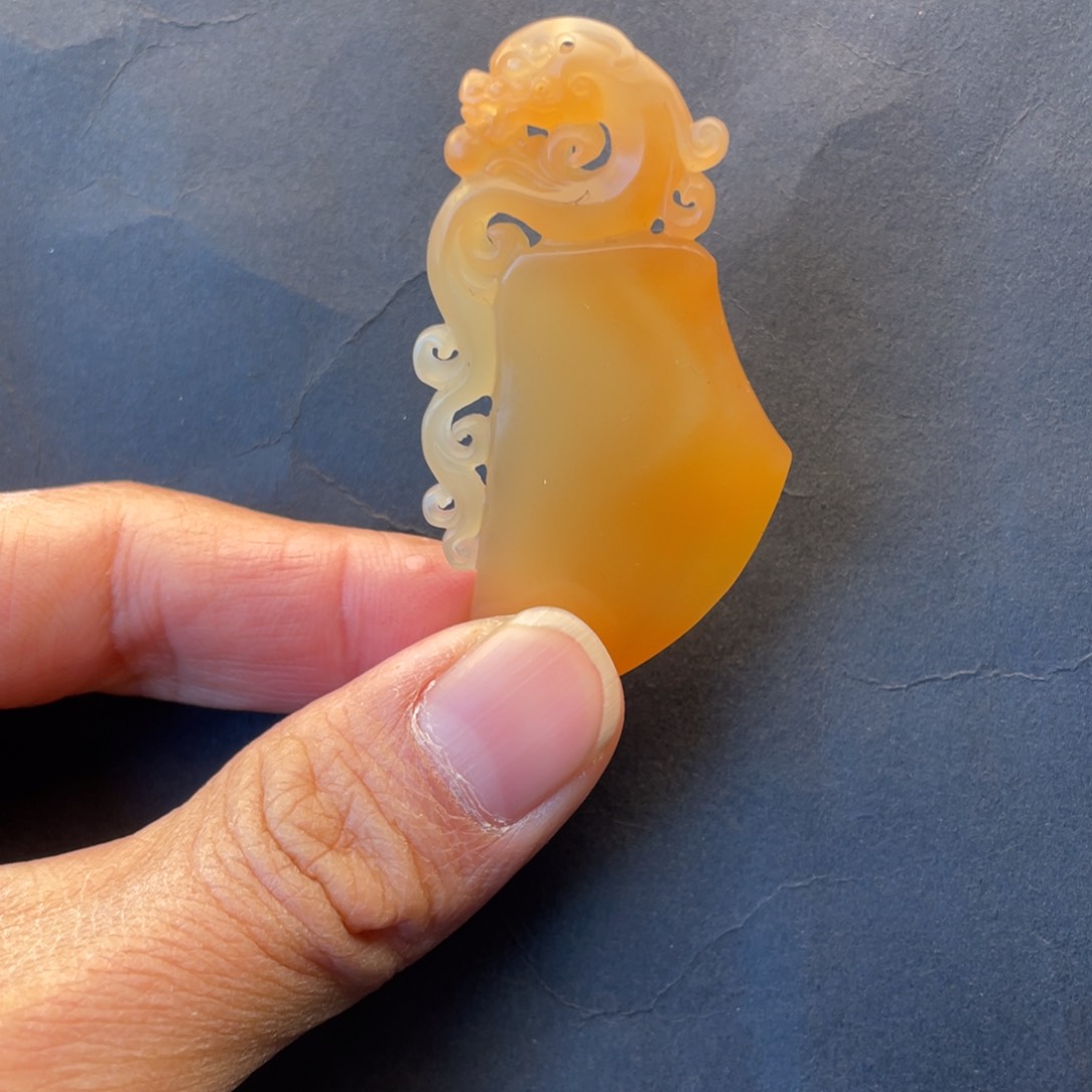 石英质玉黄蜡石挂件未镶嵌往**风