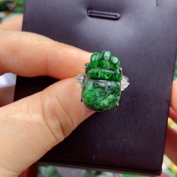 吊坠(赠链)未镶嵌翡翠