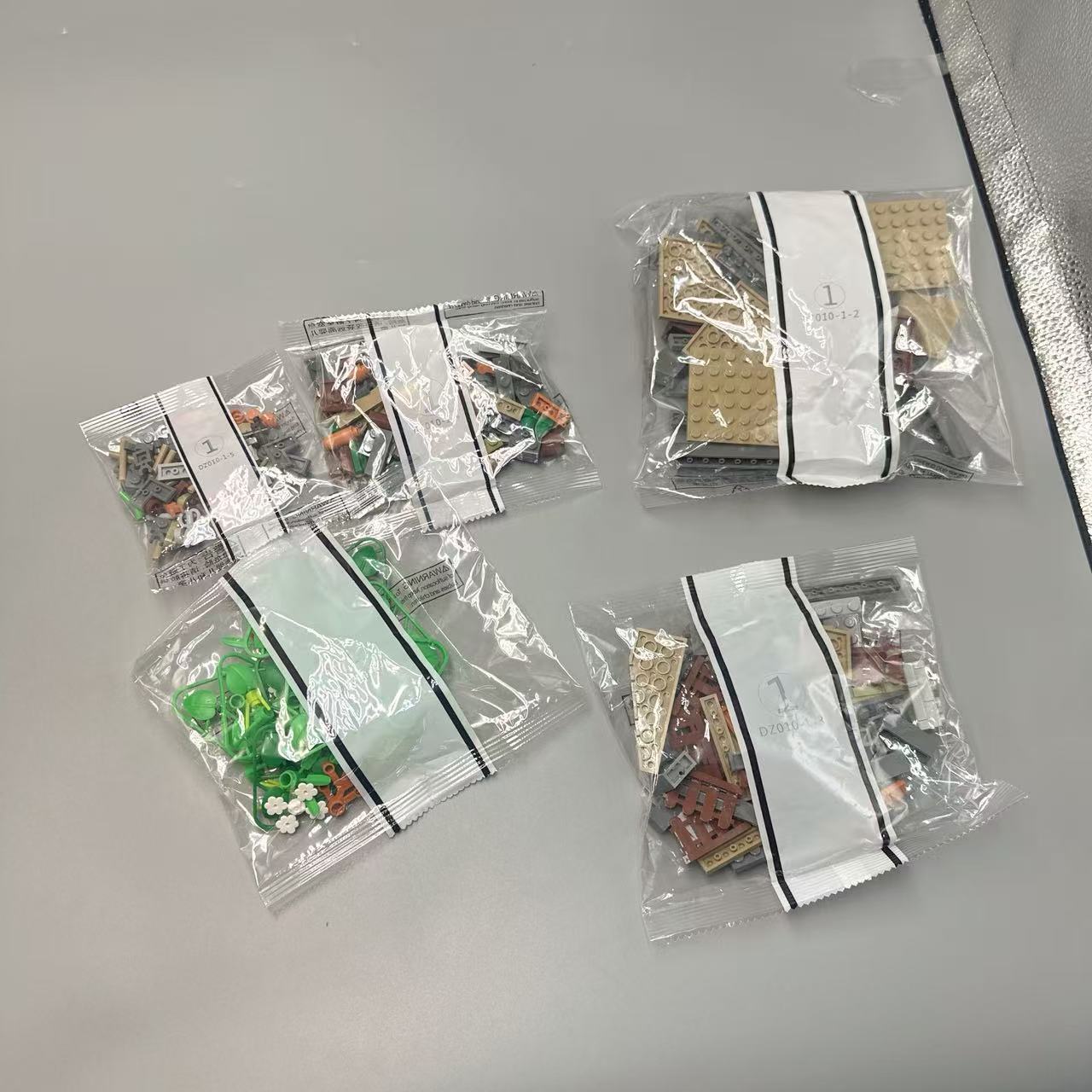 K251031 16岁+ 2097片 塑料积木立体拼图 房子拼图