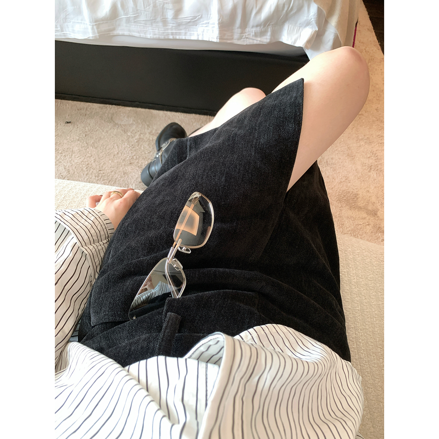 设计感前开叉黑色丝绒半身裙女秋冬高腰a字包臀显瘦短裙子