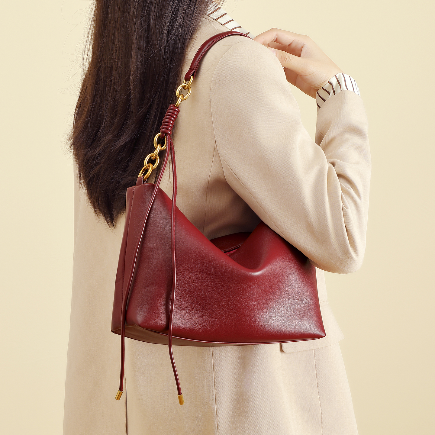 2025新款高级感小众设计腋下包红色新娘结婚包日常可用斜挎大包女