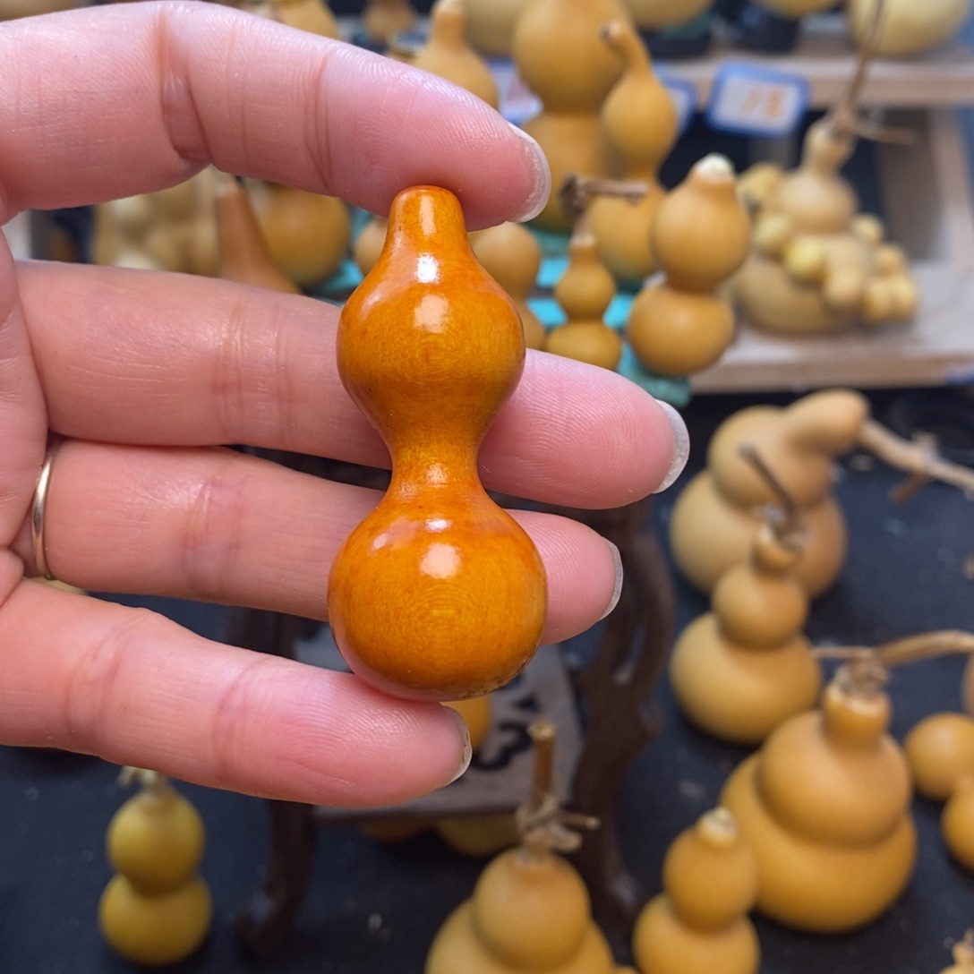 过***。直播间手把手小葫芦