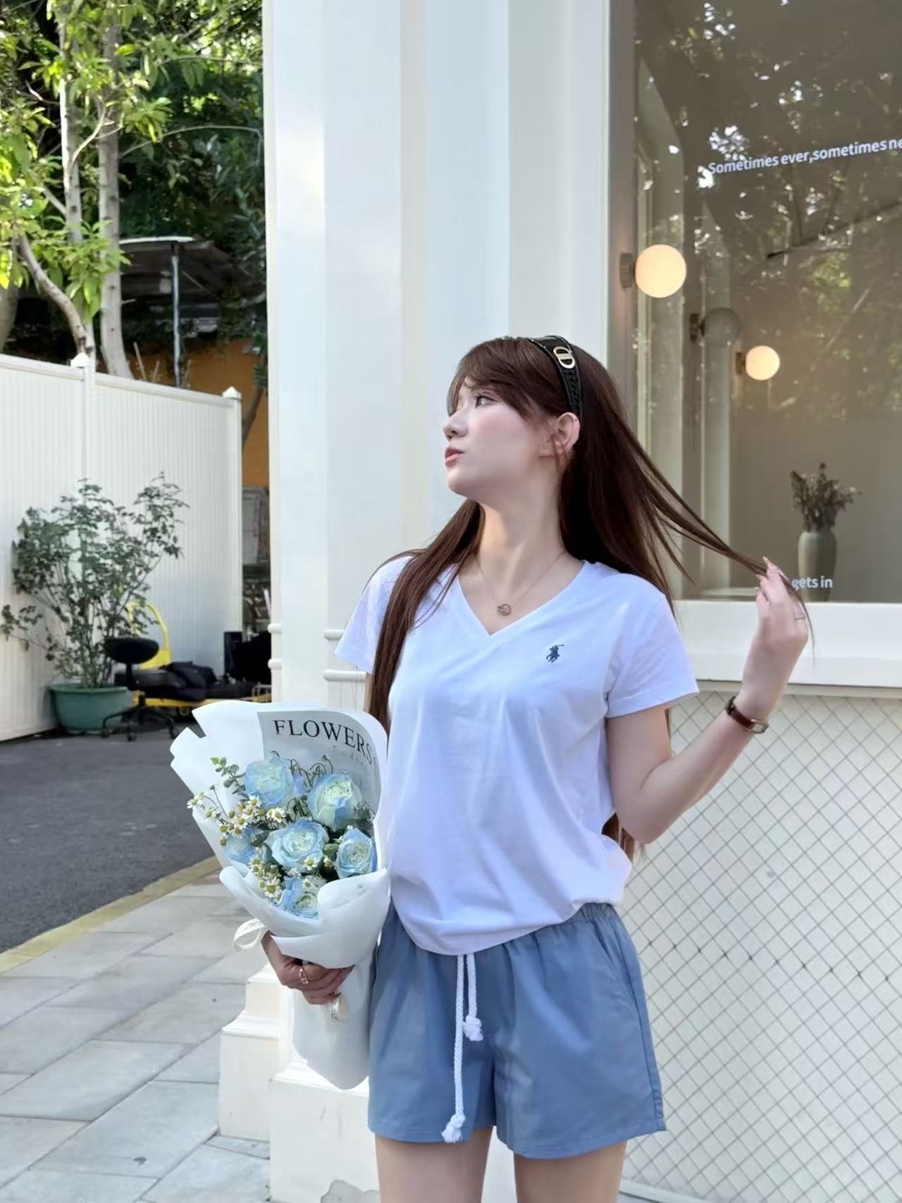 夏季V领修身版型25款带二维码刺绣百搭T恤休闲简约纯色时尚气质