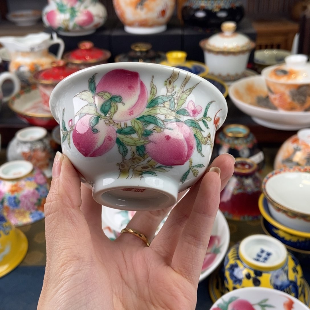 陶瓷艺术家的作品是一种非常高兴