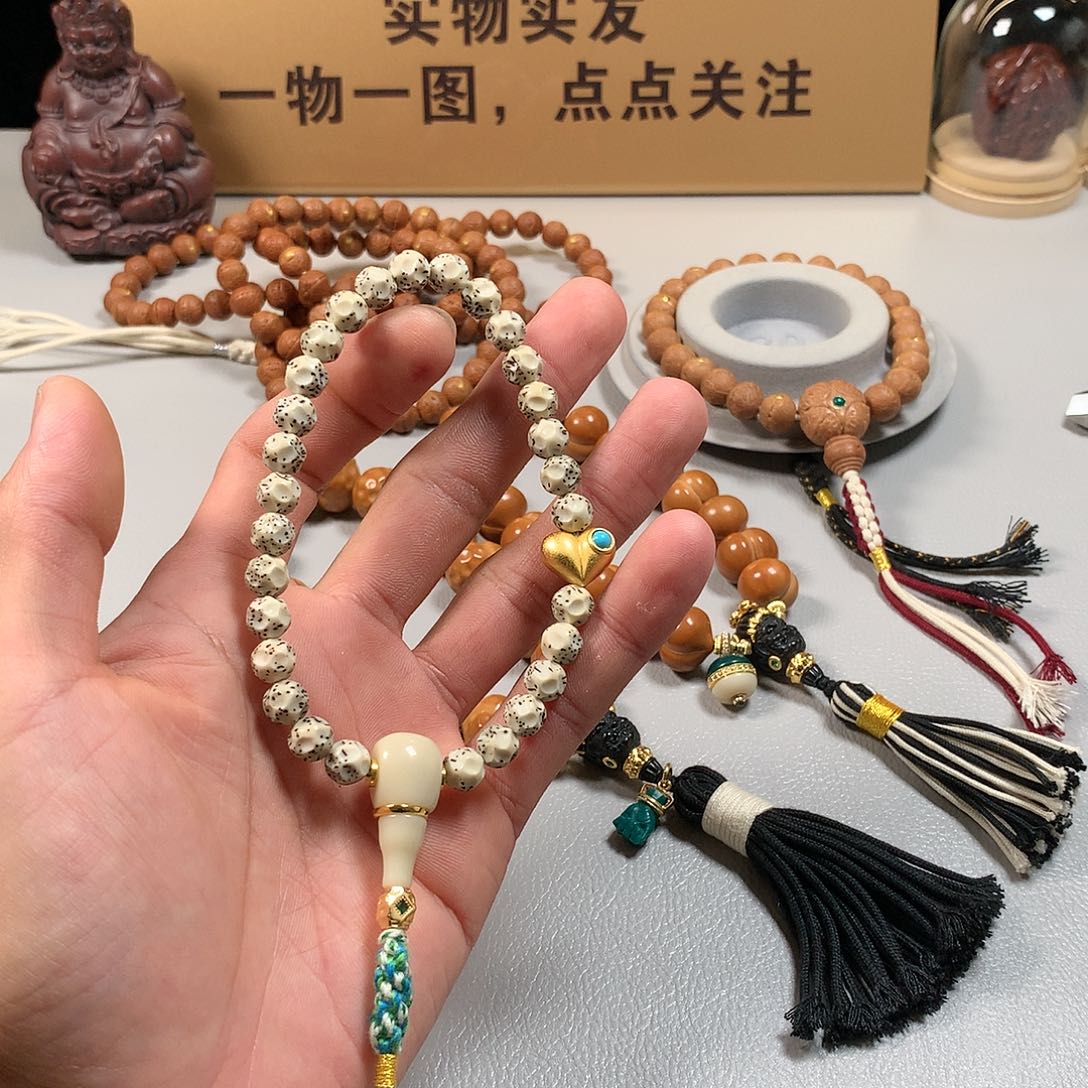 吊坠星月菩提。。。。。。。。。。。