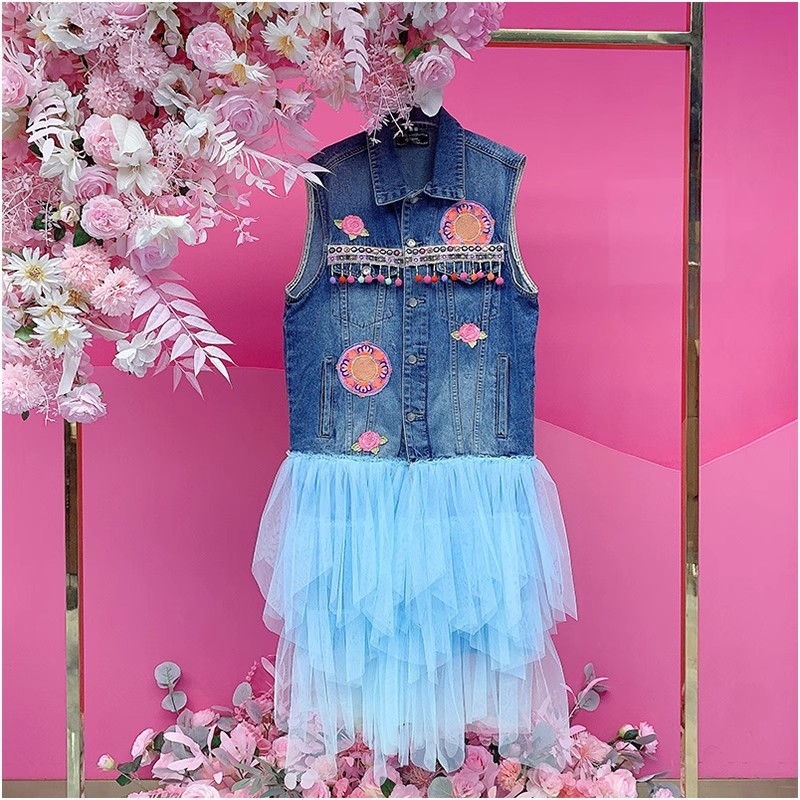 A2274欧美设计师2025夏季新款重工刺绣牛仔马夹刺绣拼层纱连衣裙