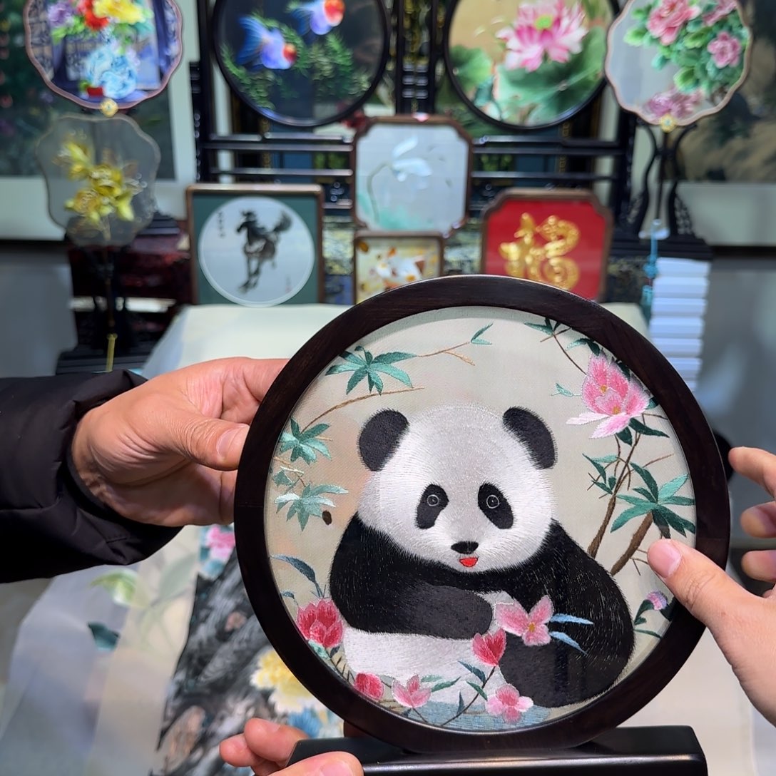 刺绣刺绣工艺精湛