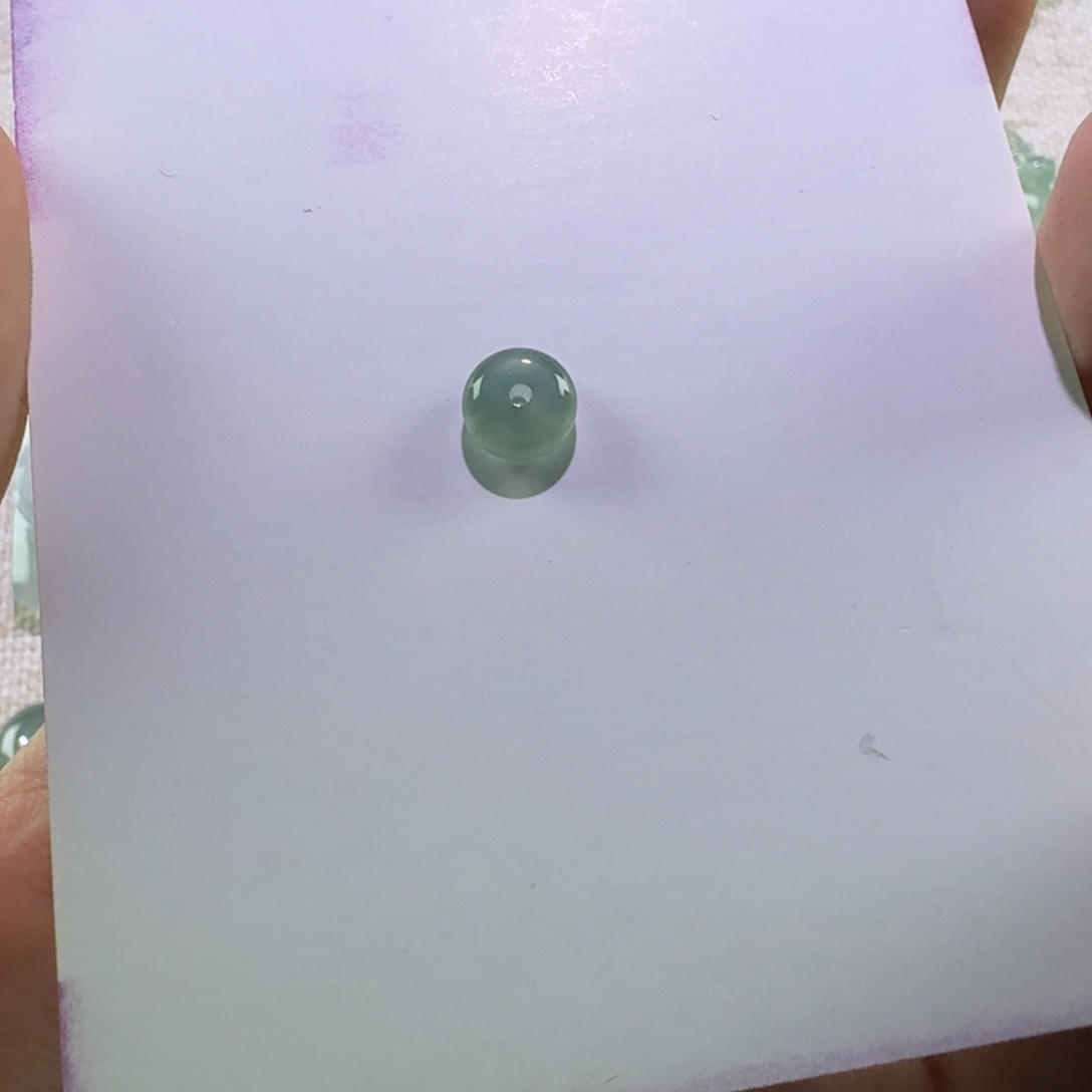 翡翠未镶嵌颈饰珠子