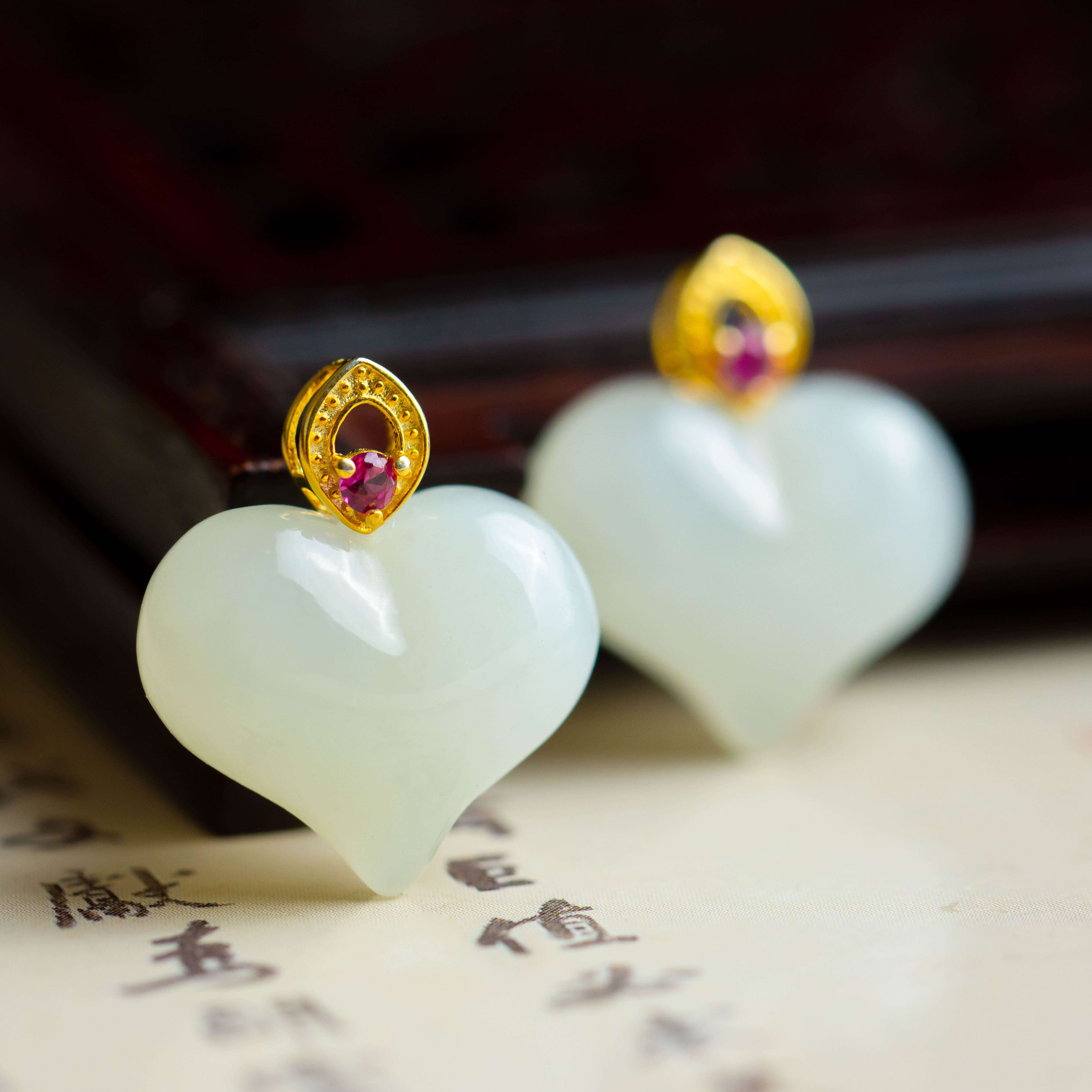 S925银镀金和田玉屁桃吊坠不含链 （多样性发货发其一）