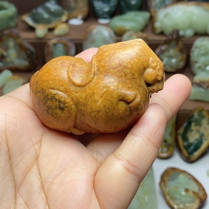 浅***然岫岩河磨玉（透闪石质玉）未镶嵌颈饰