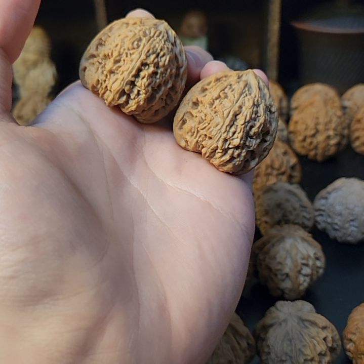 文玩核桃吊坠35三角疆