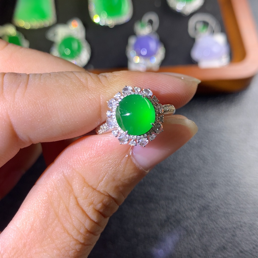 翡翠18K金镶嵌戒指翡翠