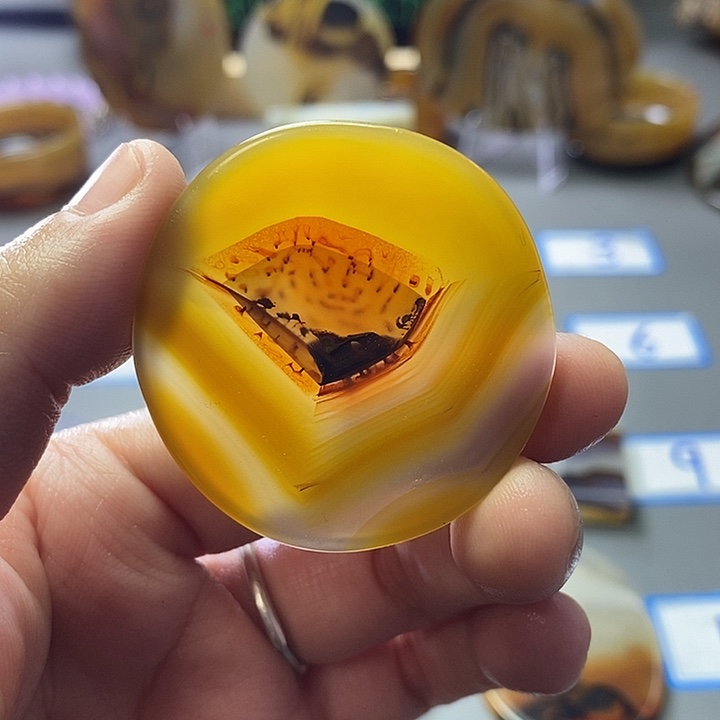 玛瑙/玉髓未镶嵌珠宝半成品136