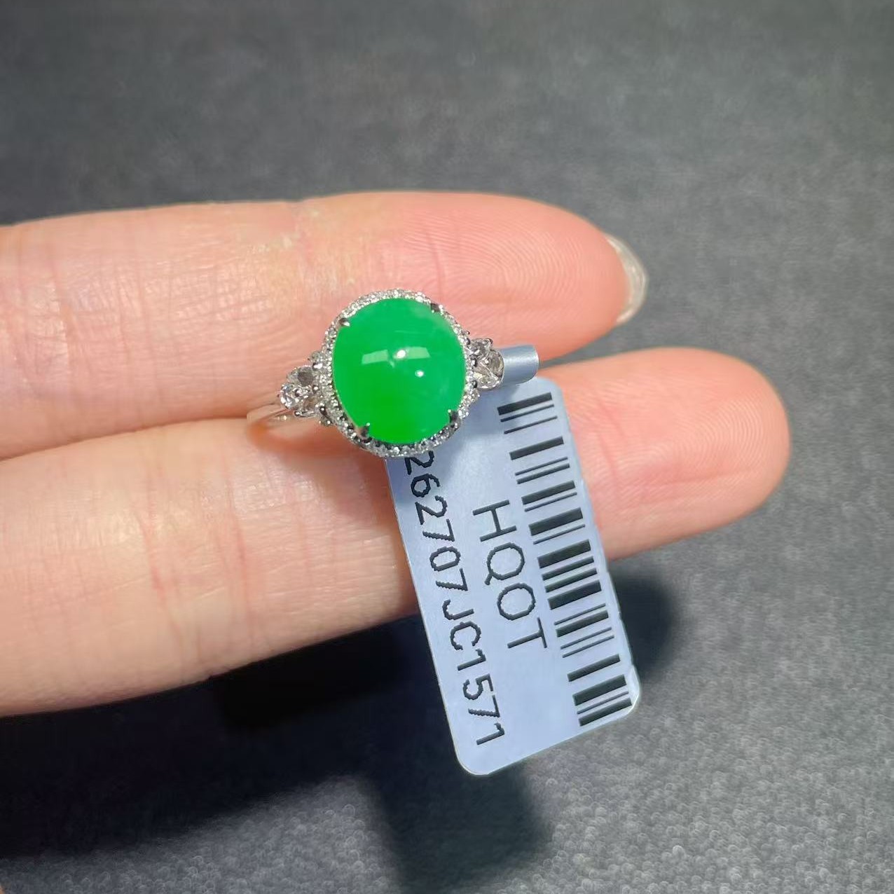 18k镶嵌缅甸a货翡翠吊坠（不含链）