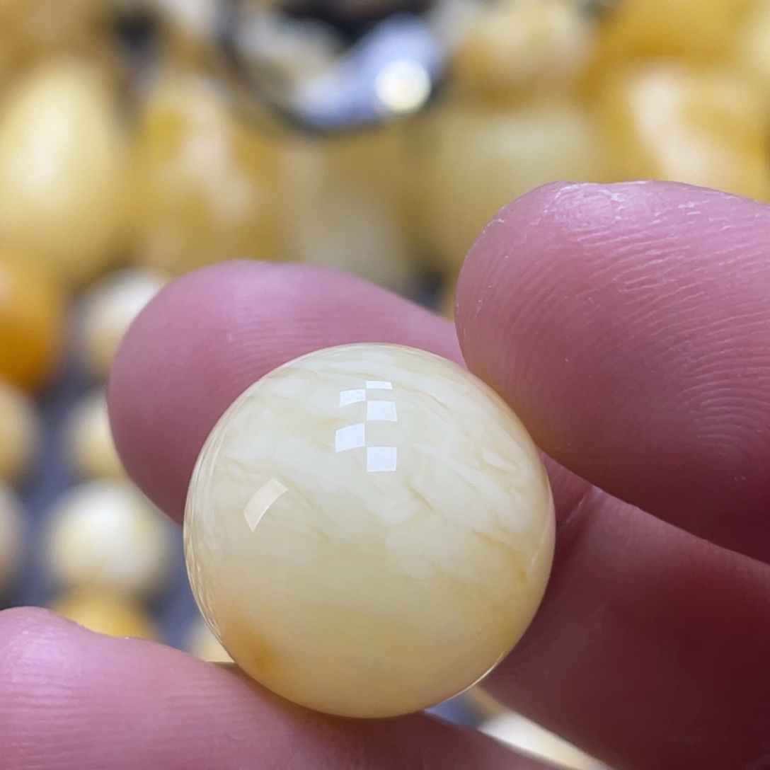 蜜蜡未镶嵌裸石16.6mm瑕