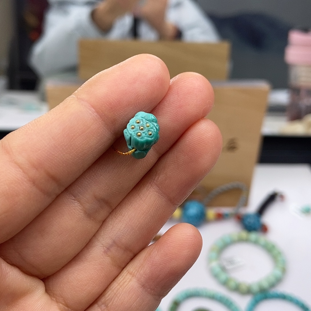 绿松石未镶嵌珠宝奇石