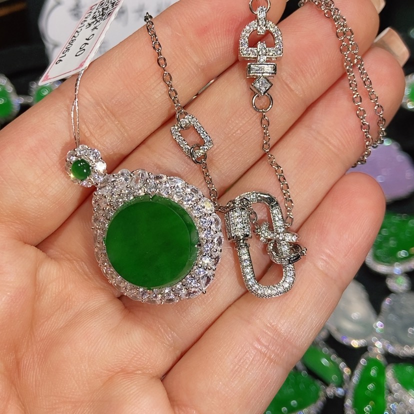 【闪购商品】翡翠颈饰未镶嵌天然翡翠