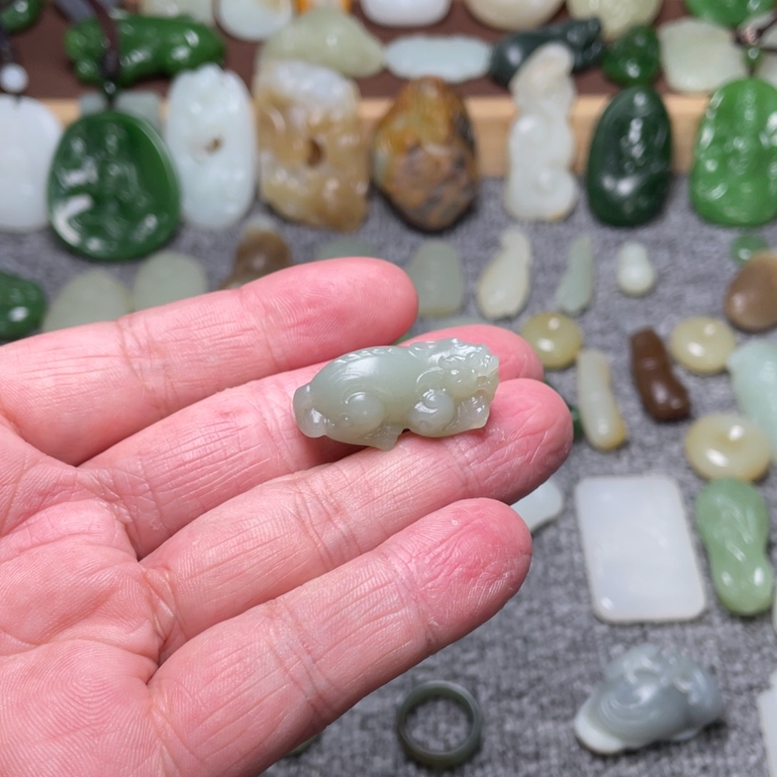 和田玉颈饰未镶嵌