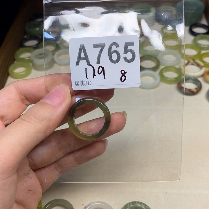 一***瓜蛇纹石玉合金天然岫玉戒圈