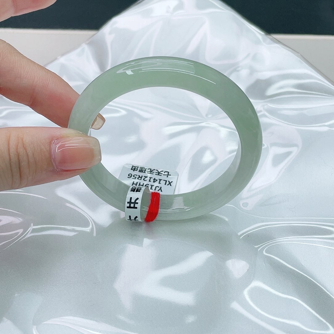 翡翠手镯未镶嵌正54.6